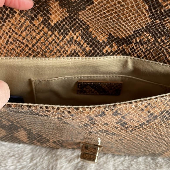 NWOT Alexis Hudson Snakeskin Leather Handbag with Chain Shoulder Strap. - Picture 9 of 14